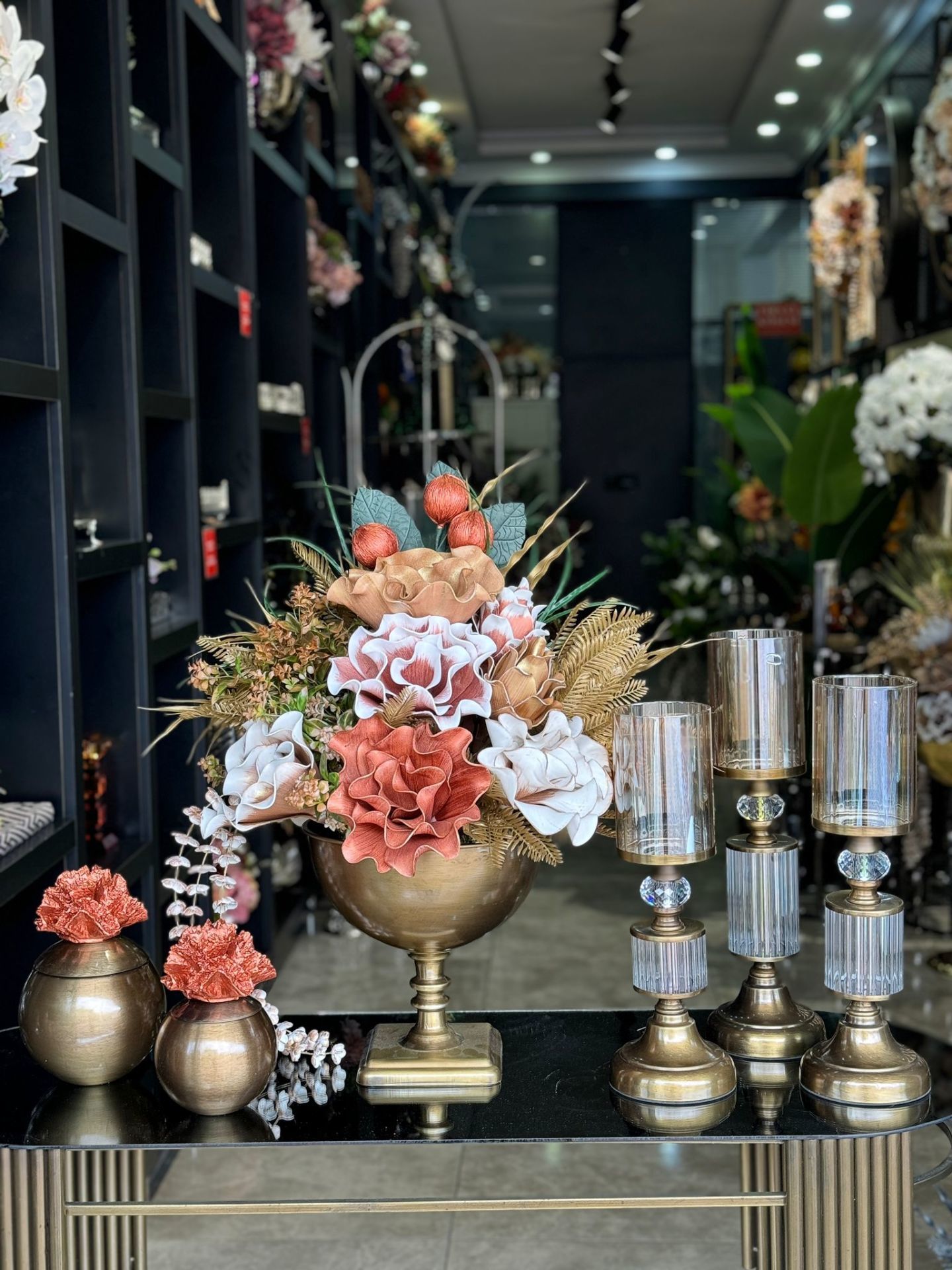 Yapay Çiçekli Antik Kare Ayak Vazo Şamdanlı Set No:3