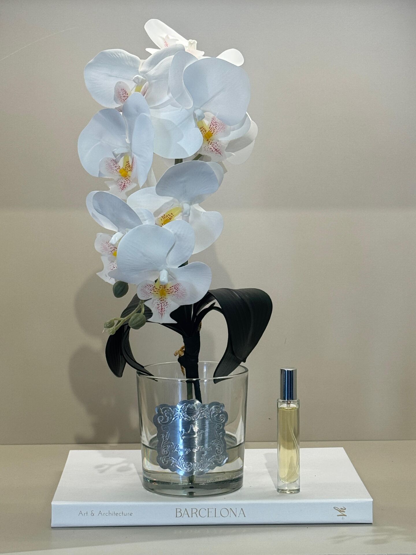 Tek Dal Yapay Orkideli Cam Vazo(Gümüş Plaka)