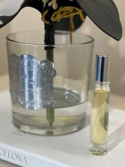 İki  Dal Yapay Orkideli Cam Vazo(Gümüş Plaka)