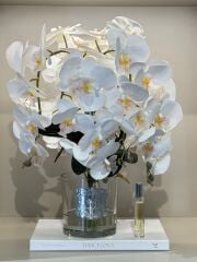 Beş Dallı Yapay Orkideli Cam Vazo(Gümüş Plaka)