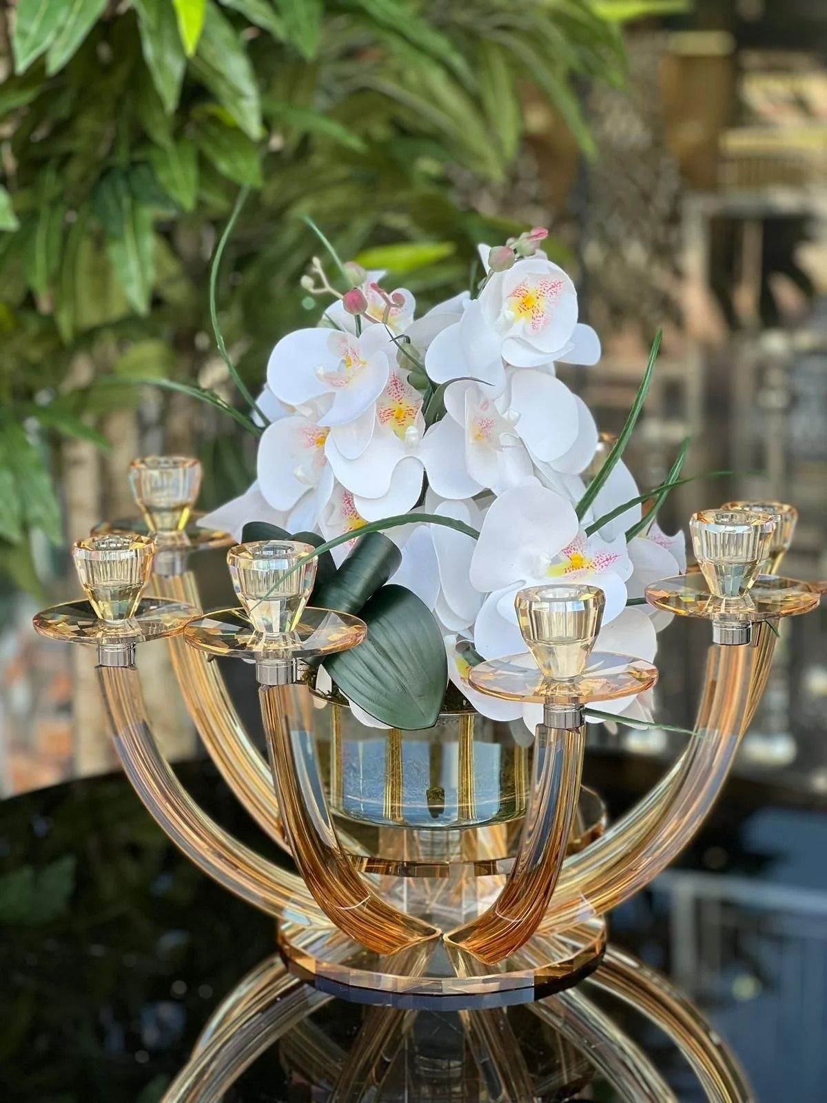 8 Kollu Bal Renk Kristal Şamdan & Orkide Tanzimli Vazo