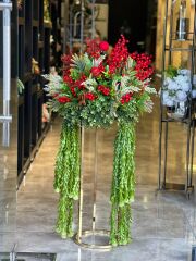 AYAKLI YER VAZOLU KOKİNALI ÇİÇEK