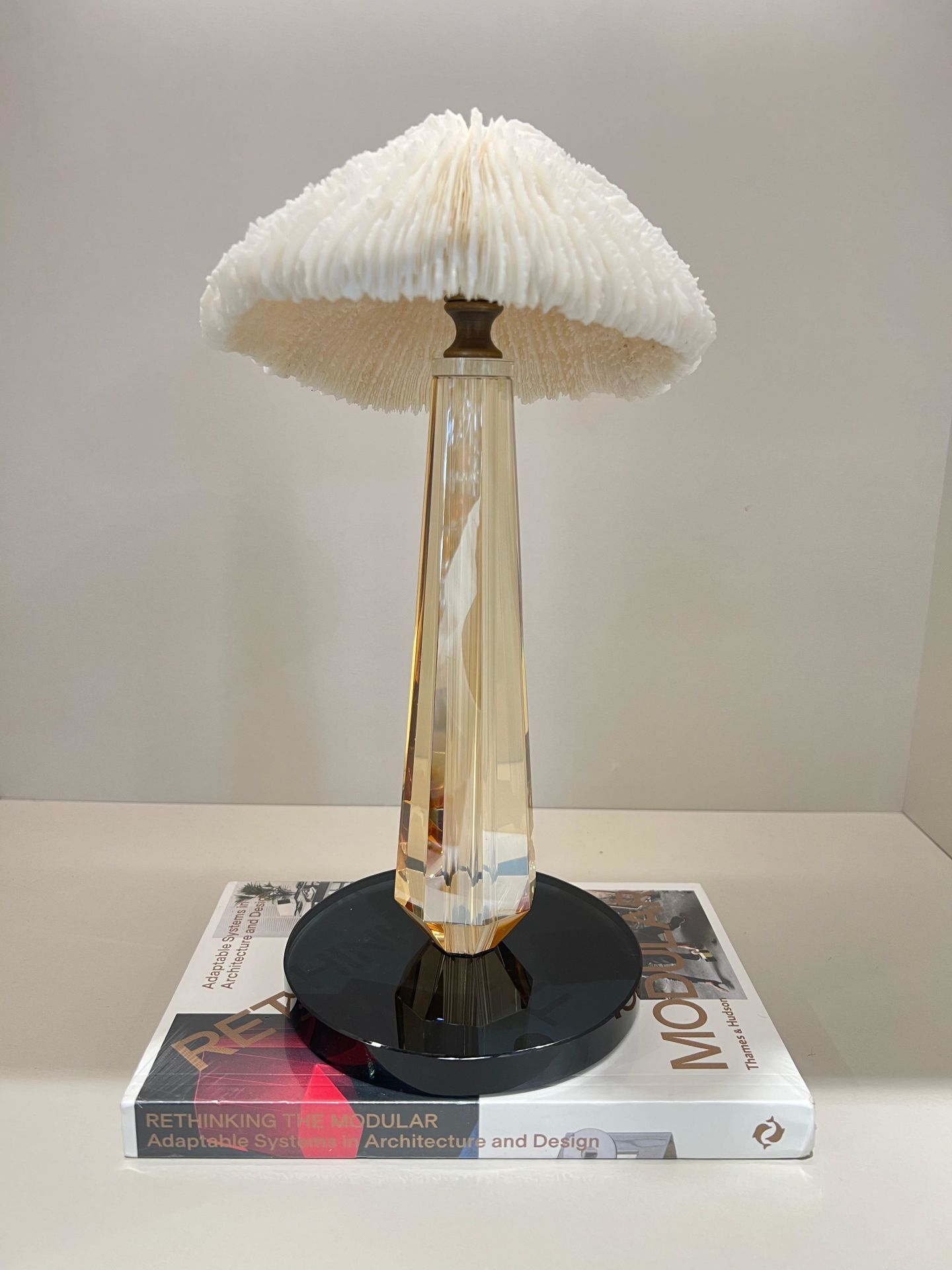 Kristal Kaideli Doğal Mercan Dekor Gold