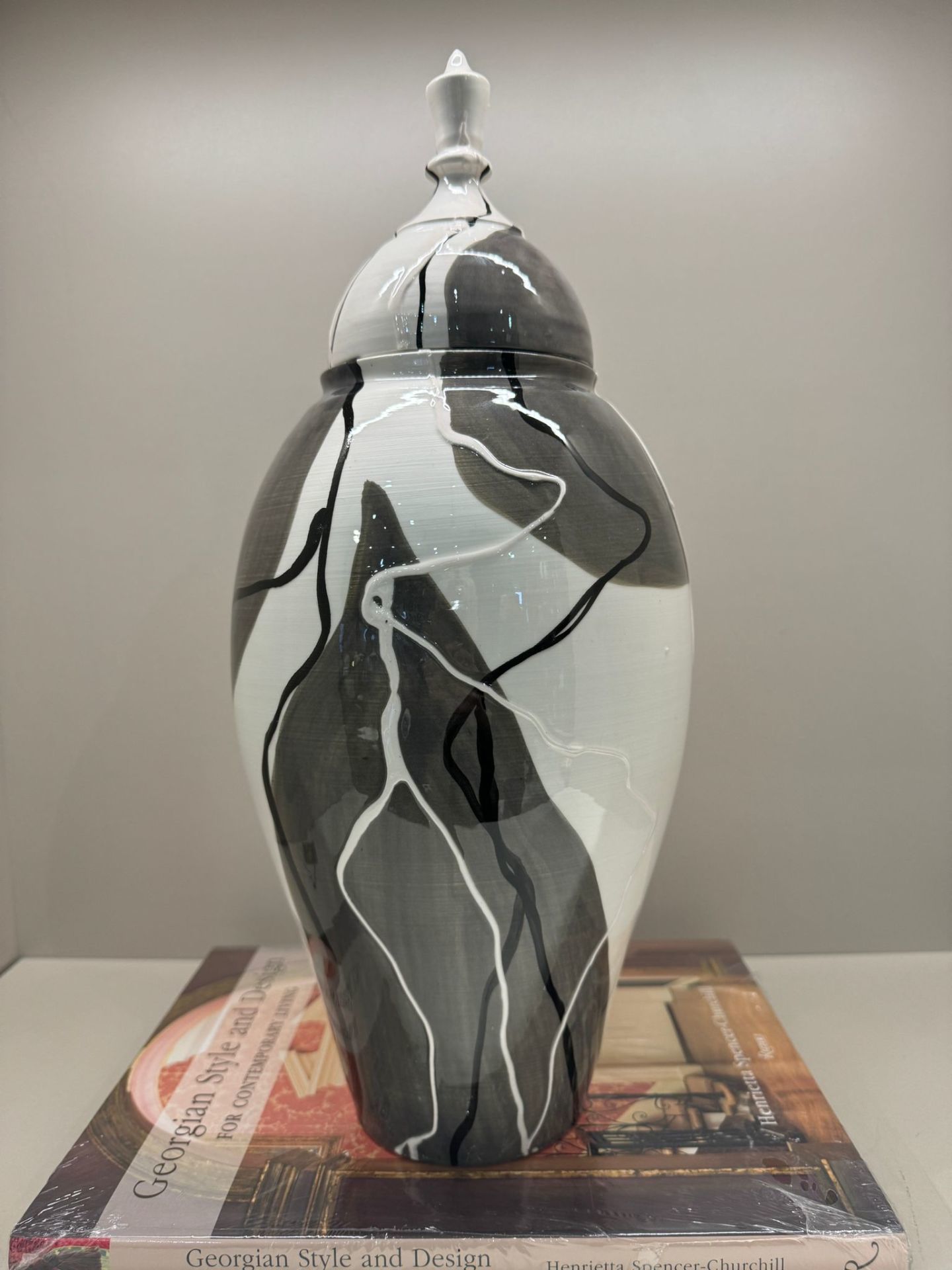 Desenli Gümüş Detaylı Küp Büyük Boy No:2