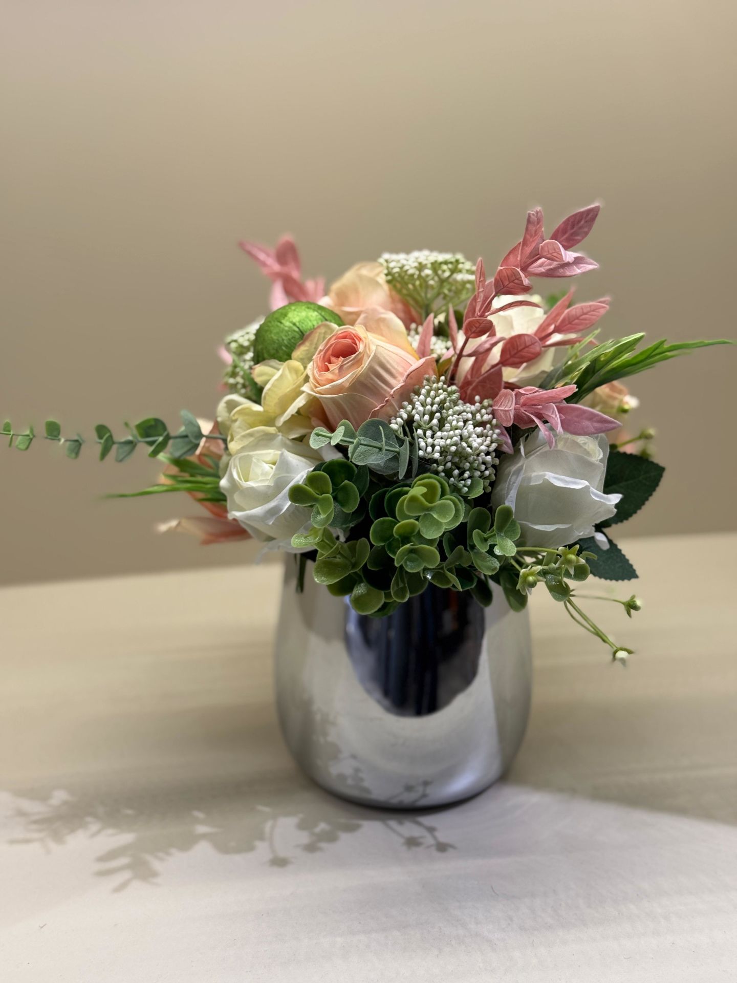 Yapay Güllü Gümüş Metal Vazo No:2