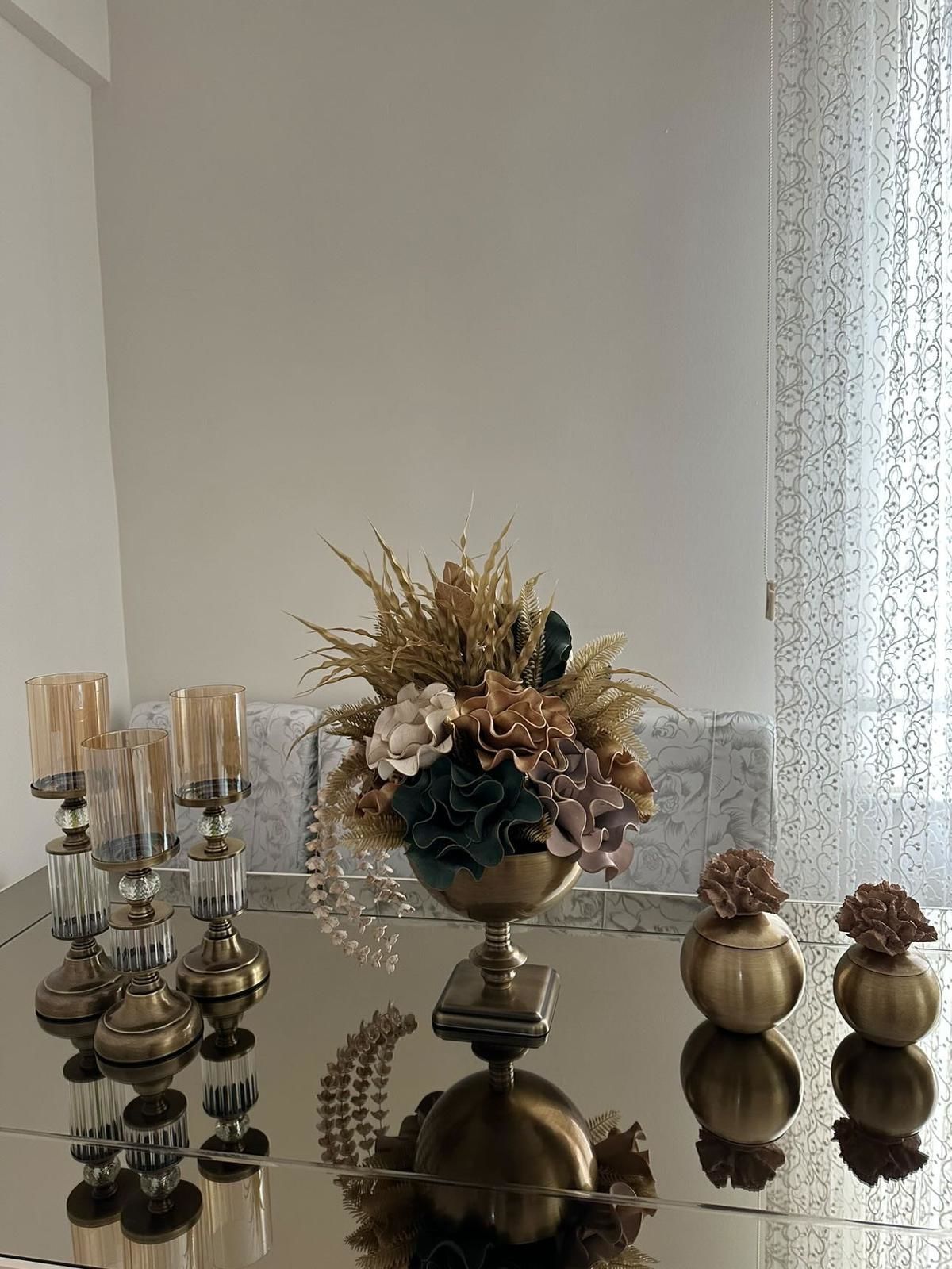 Yapay Çiçekli Antik Kare Ayak Vazo Şamdanlı Set No:1